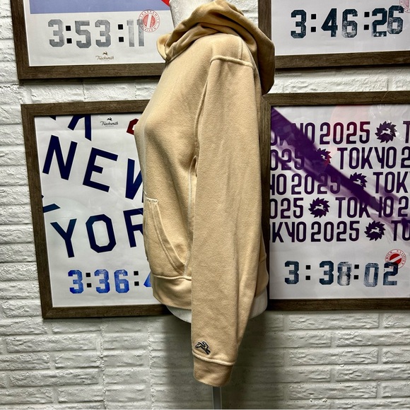 Tracksmith Trackhouse Sweatshirt - Picture 3 of 10